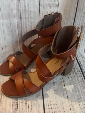 Big Buddah Women's Brown Strappy Block  Gladiator Heel Sandals Size 9.5